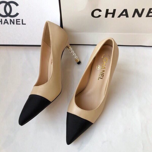 CC Slingback Pumps with Pearl Heel Beige/Black Leather - Heels