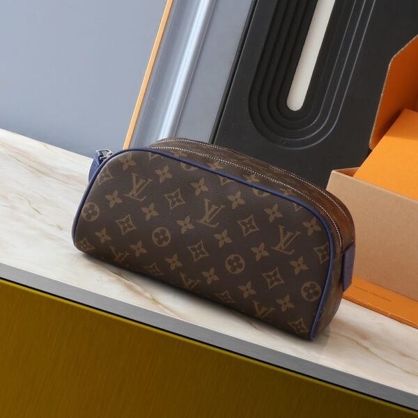 LV Toiletry Pouch 26 - Bag