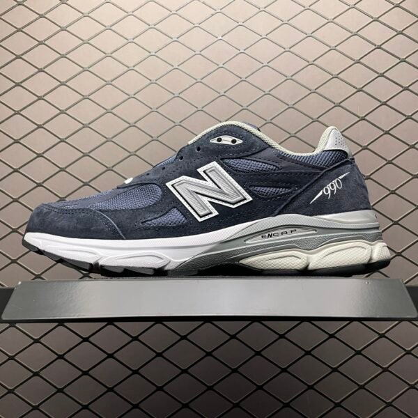 NB 990v3 - Sneakers