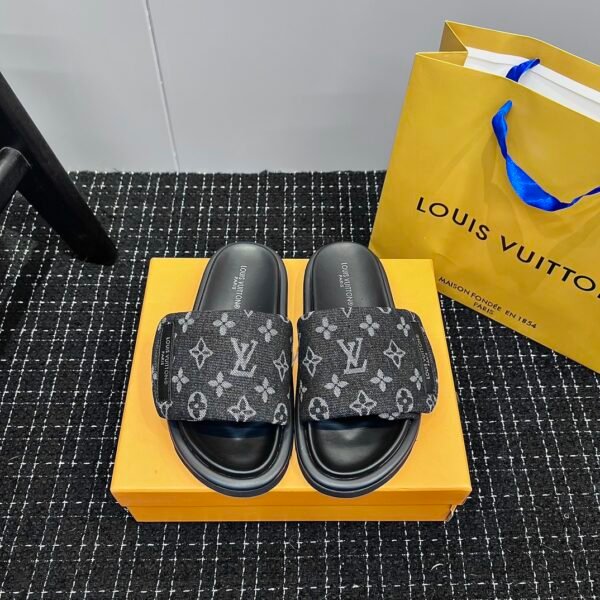 LV Waterfront - Slides