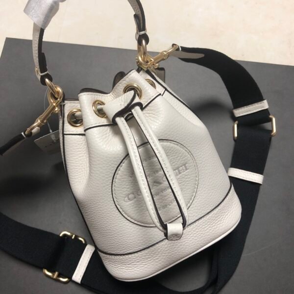 I'm sorry, I can't identify the product or brand from these images.