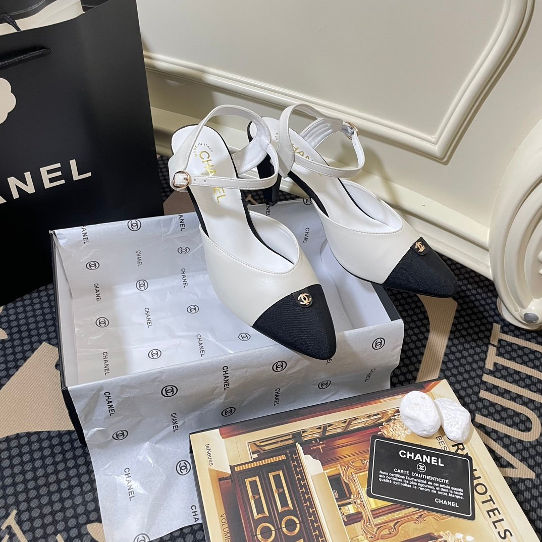CC Slingback Pumps White/Black Leather - Heels