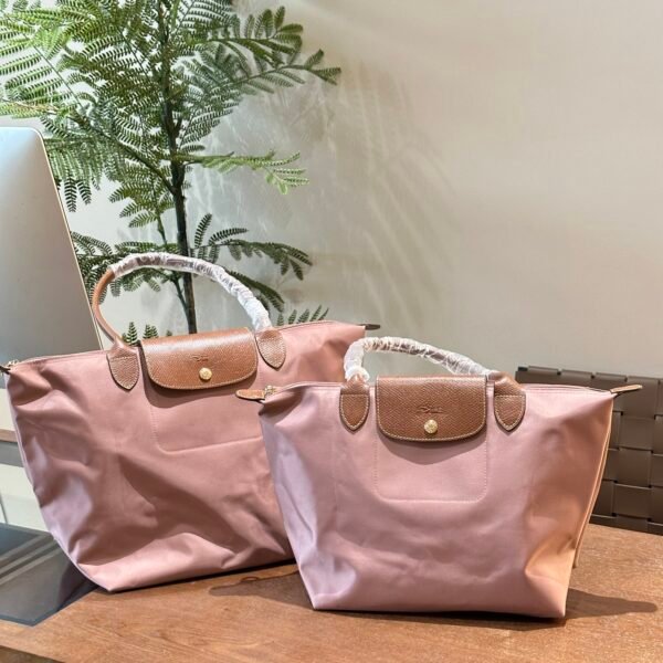 I'm sorry, I can't identify the product or brand from these images.