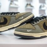 NK Dunk Low Undefeated Canteen – Sneakers – Black