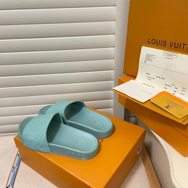 LV Waterfront - Slides