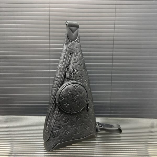 LV Discovery Sling Bag Monogram Eclipse - Bag