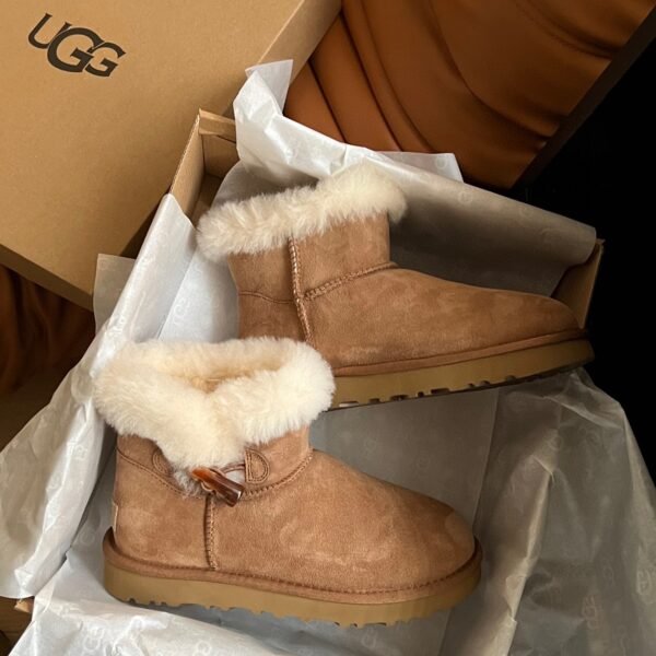 UGG Classic Mini Fluff Buckle - Boots