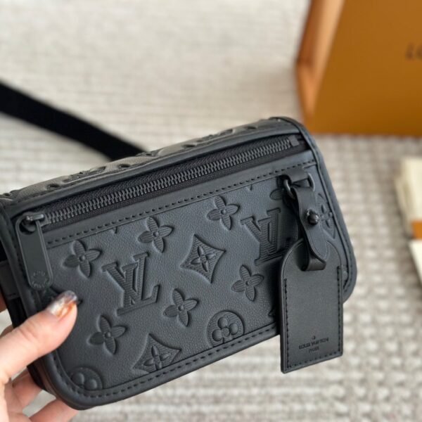 LV Outdoor Messenger - Bag