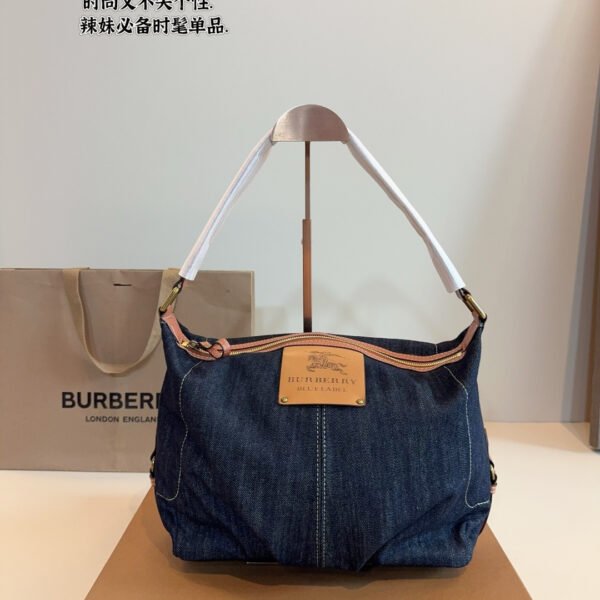 BB “Denim Canvas” vintage shoulder bag. This