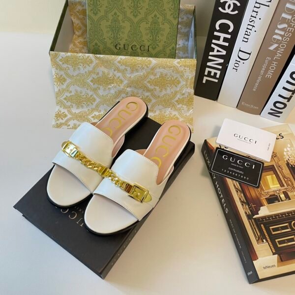 GG Interlocking G Slide Sandals - Slides
