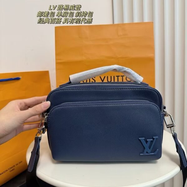 LV Outdoor Messenger Taiga Leather - Bag