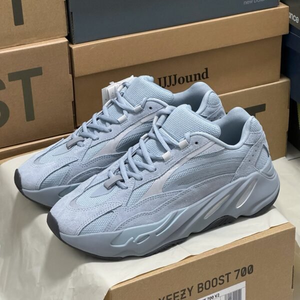 AD Yeezy Boost 700 V2 - Sneakers