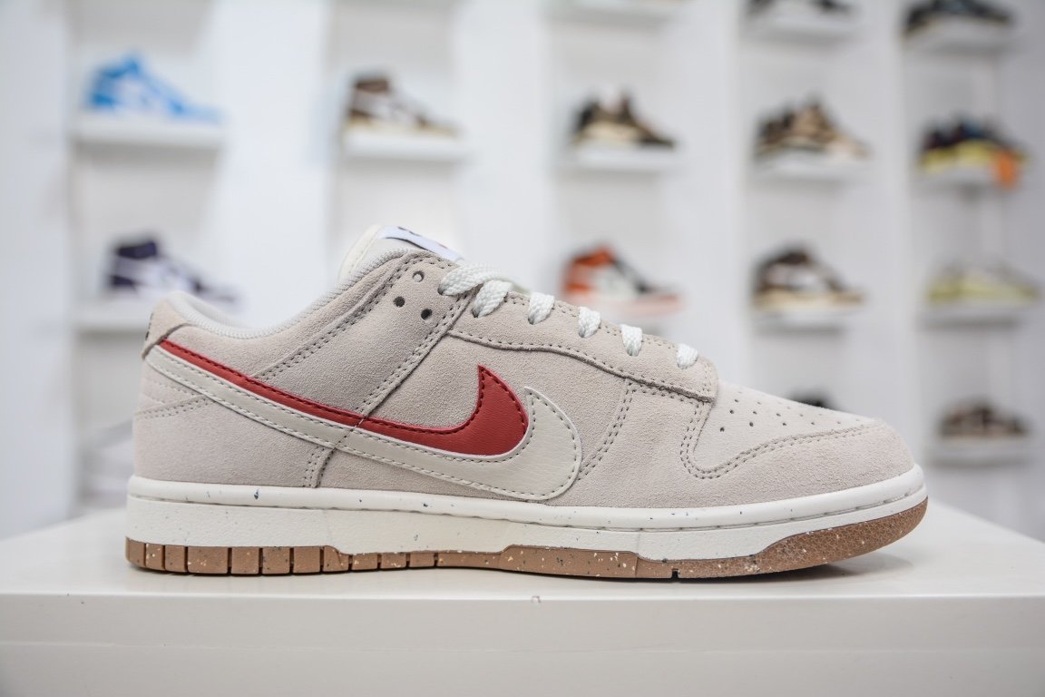 NK Dunk Low SE Pure Platinum/Red - Sneakers - Image 3