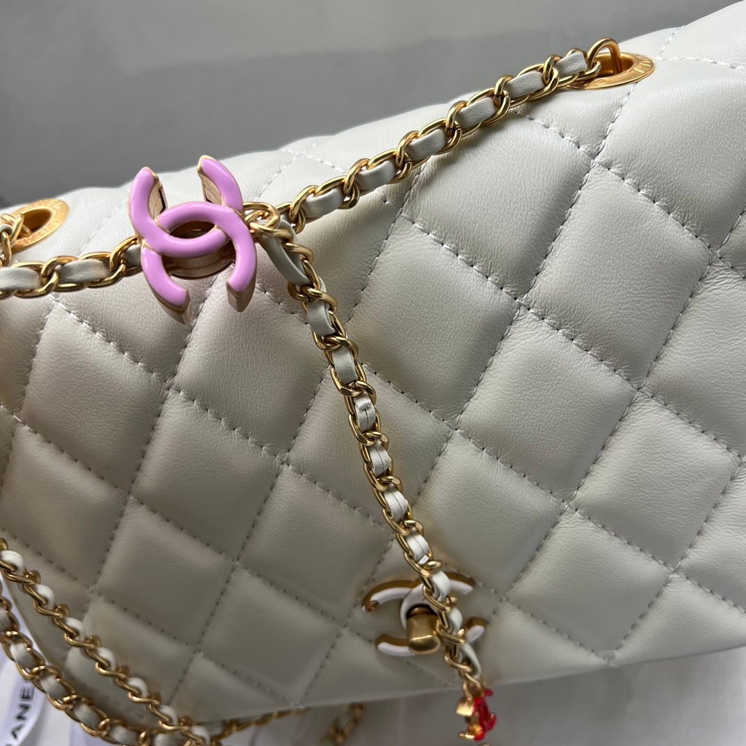 CC Classic Flap Medium White Lambskin - Bag - Image 5