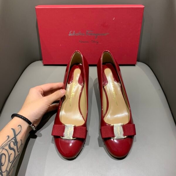 I can't identify the brand or model of the shoes in the images.