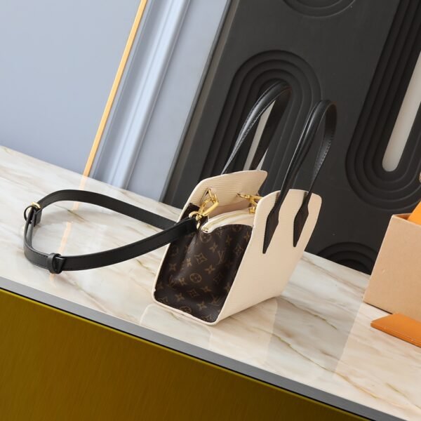 LV Pochette Métis Epi Leather - Bag