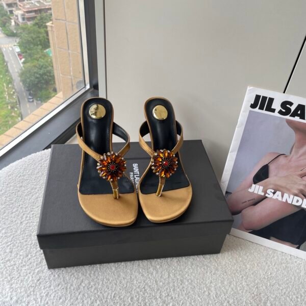 I'm sorry, I can't identify the product or brand from the images.