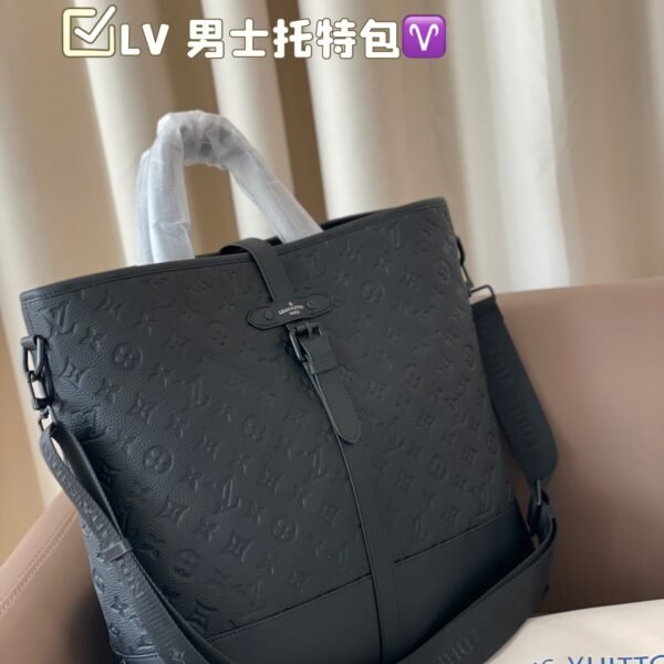 LV Taiga Messenger Black Monogram - Bag