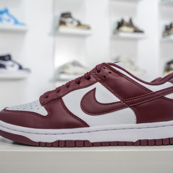 NK Dunk Low Team Red Team Red/White - Sneakers