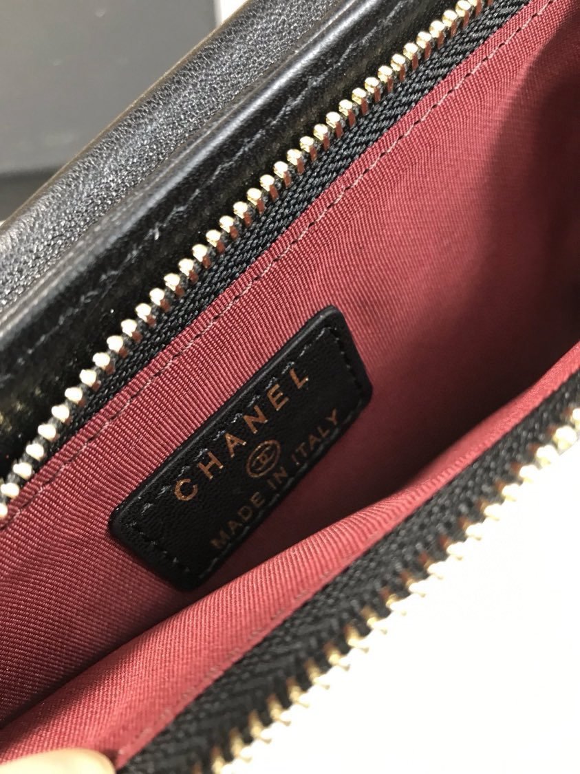 CC Classic Phone Holder with Chain Black Leather - Bag - Image 6