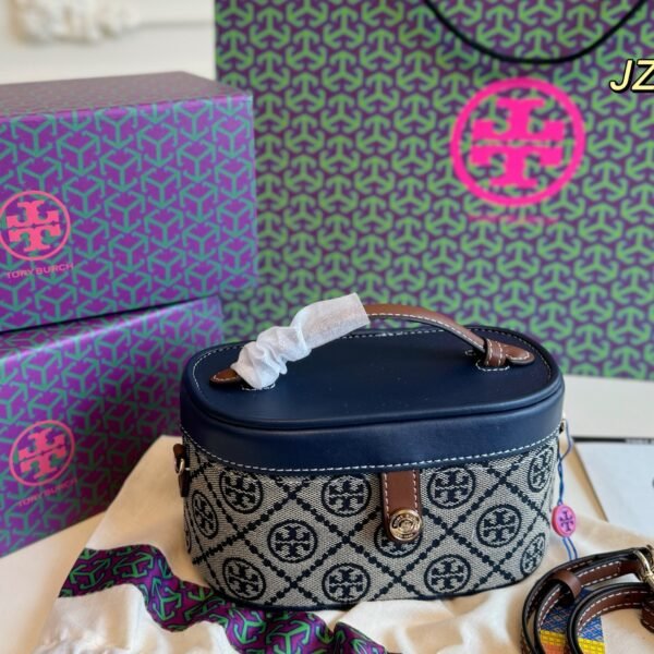 TB Tommy Hilfiger makeup bag