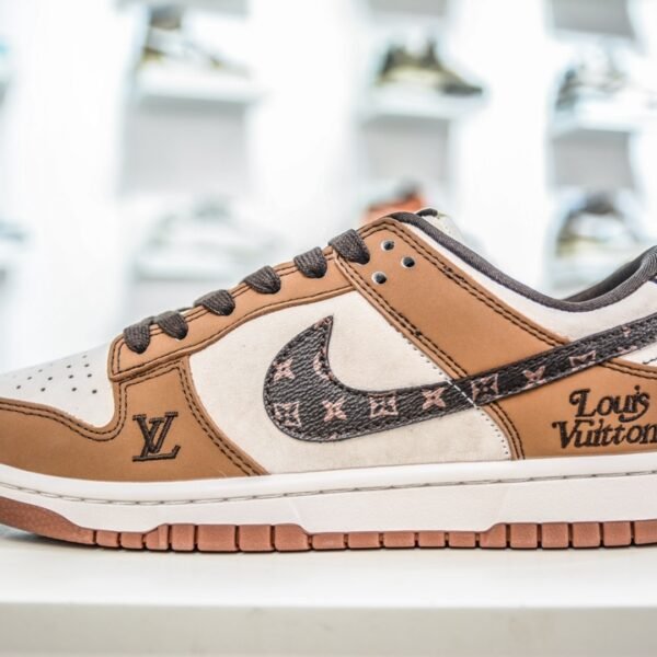 NK Dunk Low x LV - Sneakers