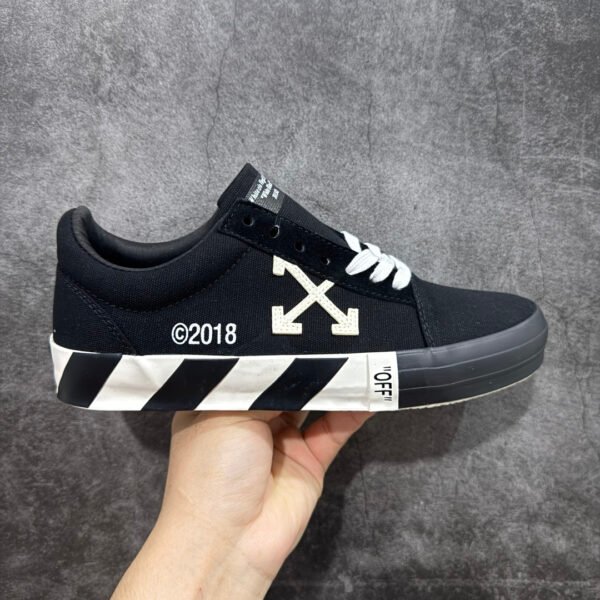 OW Vulcanized Low Top - Sneakers