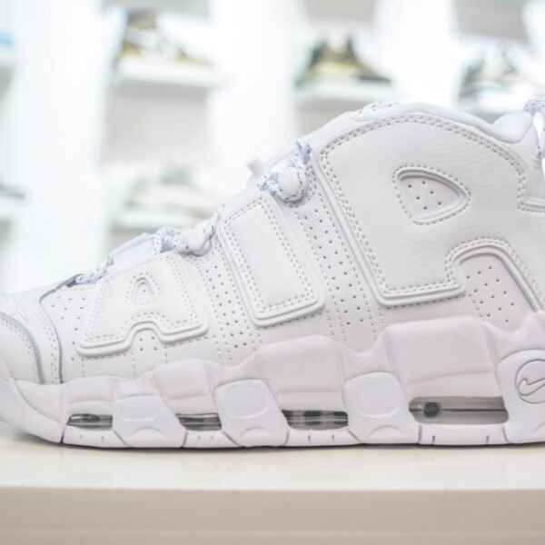 NK Air More Uptempo White - Sneakers