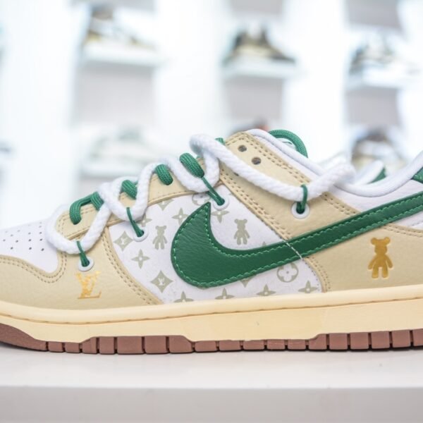 NK Dunk Low SB Ben & Jerry's - Sneakers