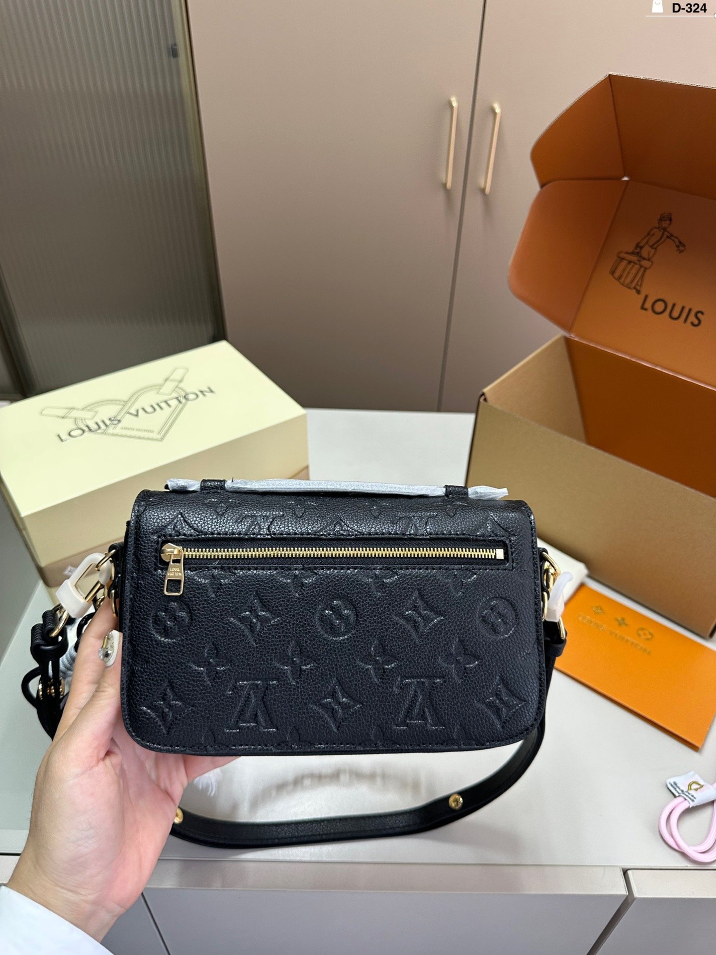 LV Pochette Métis Black Empreinte Leather - Bag - Image 4
