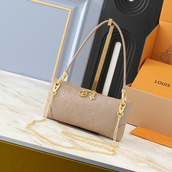 LV Pochette Métis Empreinte Leather - Bag
