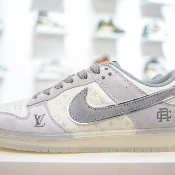 NK Dunk Low x LV - Sneakers