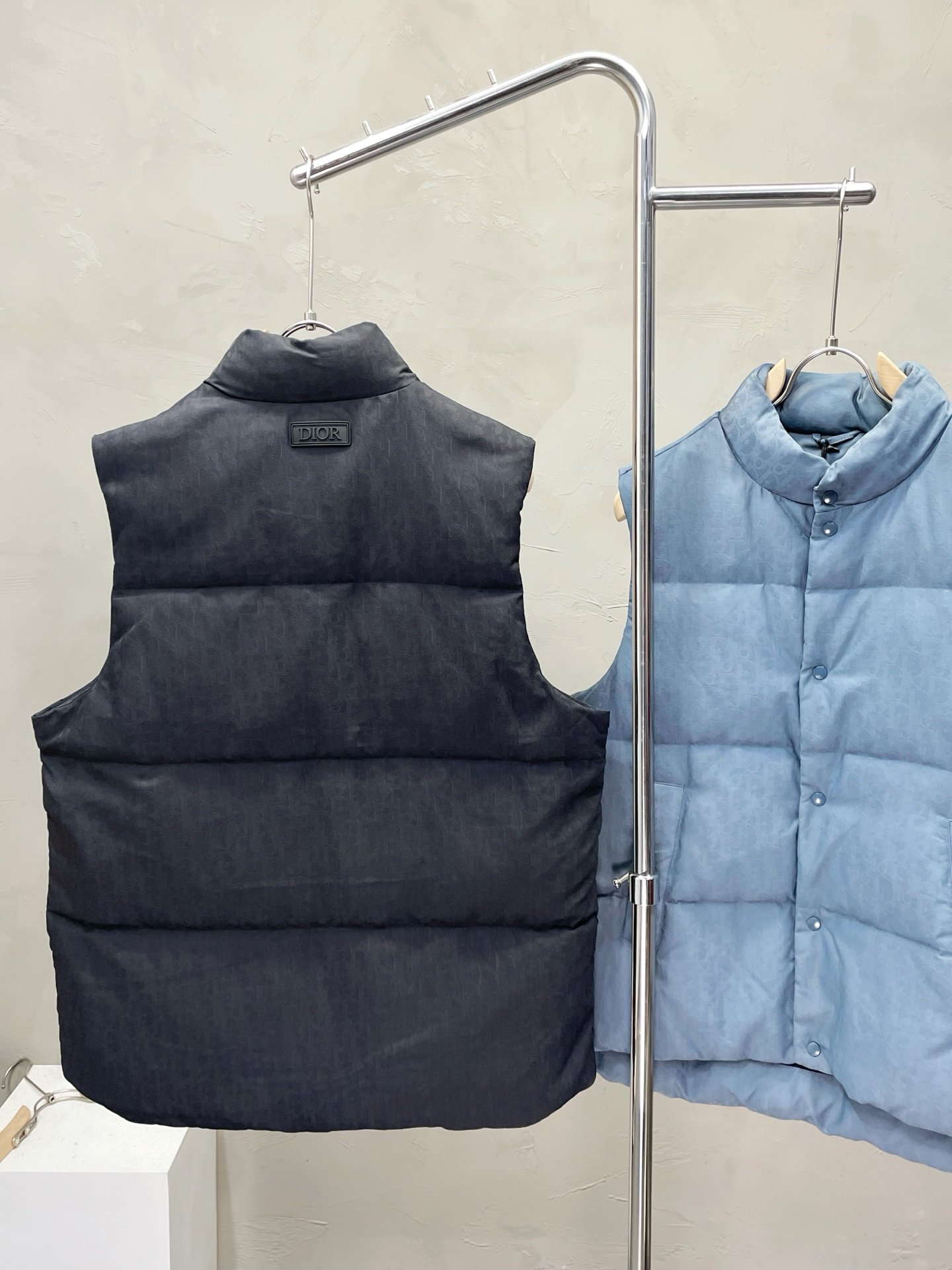 CD CD Oblique Puffer Vest 46 Black and Blue - Vest - Image 2