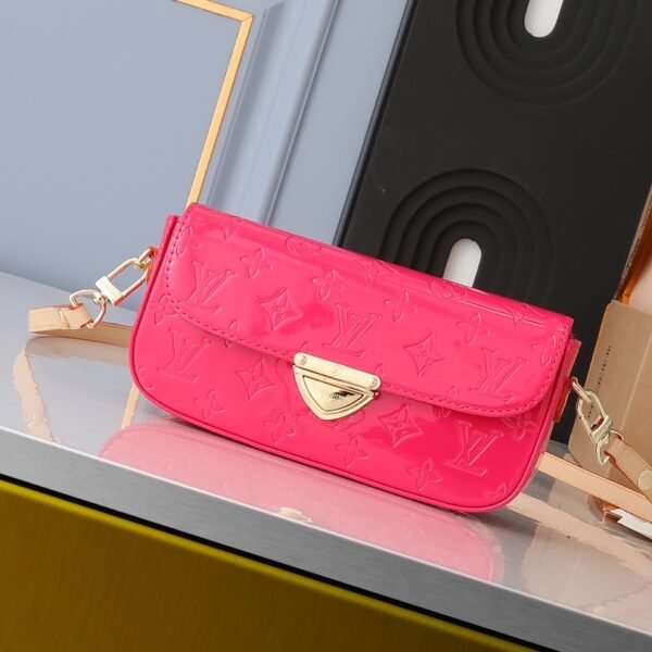 LV Malibu Pochette - Bag