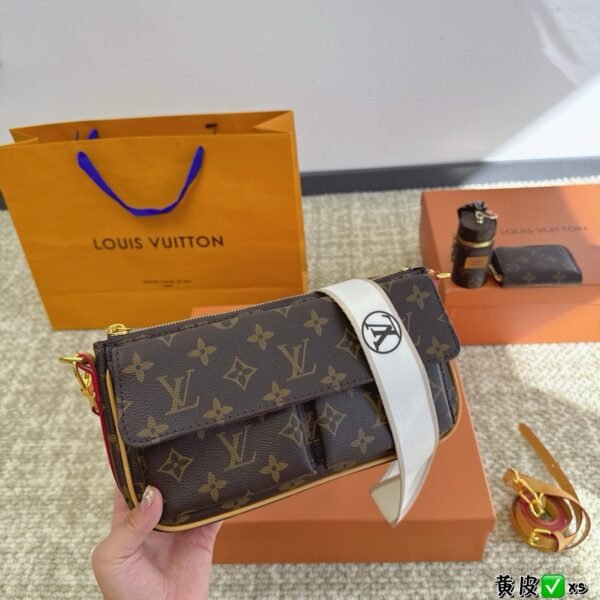 LV Multi Pochette Accessoires - Bag
