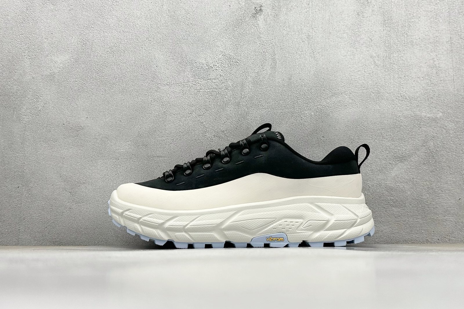 HK Tor Summit Black/White - Sneakers