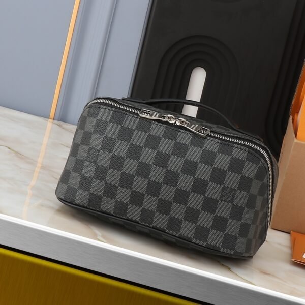 LV Toiletry Pouch 26 Damier Graphite - Bag