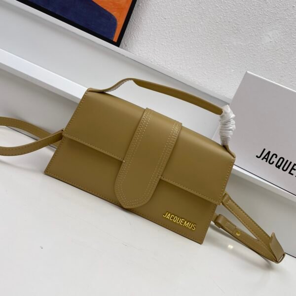 I'm sorry, I can't identify the product or brand from these images.