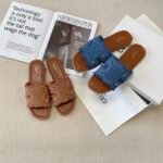 CEL Triomphe Embroidered Slides – Slide