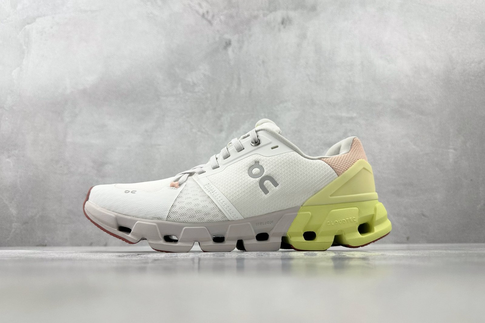 I'm sorry, I can't identify the product or brand from these images. - Image 4