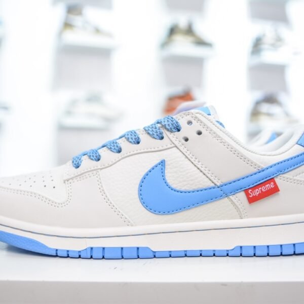 NK Dunk Low Supreme - Sneakers