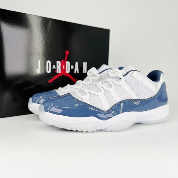 NK Air Jordan 11 Retro Low - Sneakers