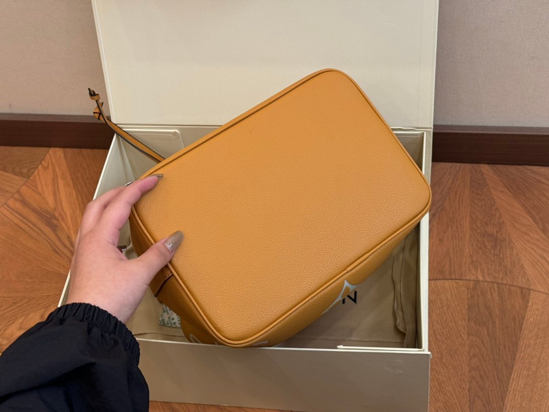 LV Neonoe Monogram Giant - Bag - Image 9