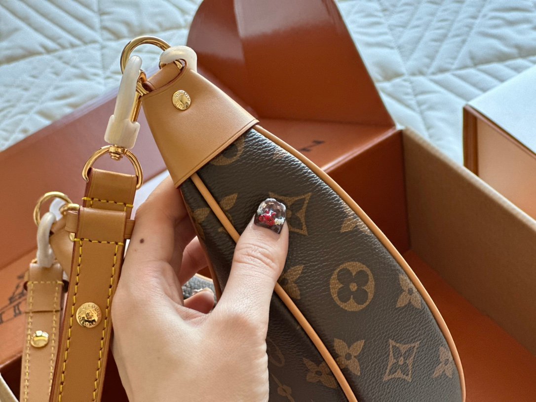 LV Loop Monogram - Bag - Image 4