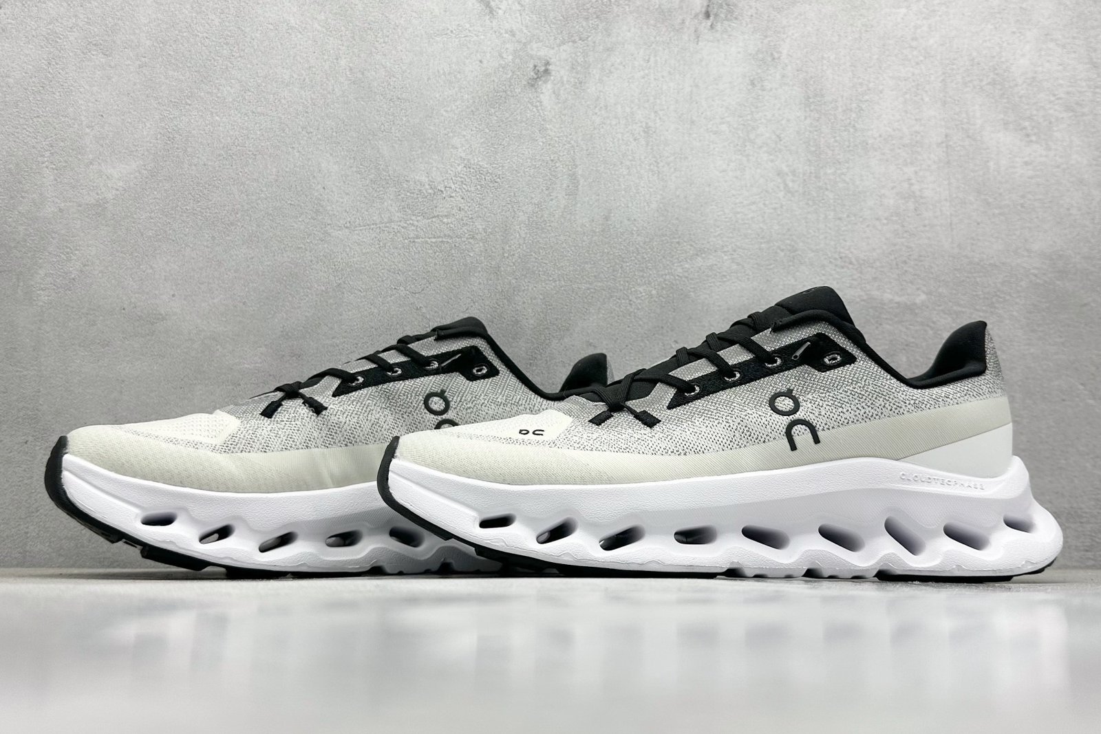 I can't identify the brand or model of the shoes in the images. - Image 5