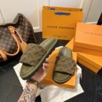 LV Pool Pillow Comfort – Slides