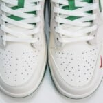 NK SB Dunk Low x GG – Sneakers – Brown