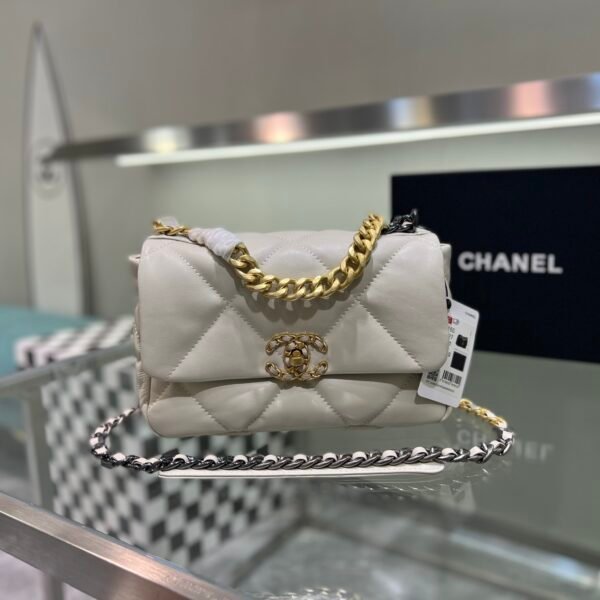 CC 19 Flap Bag Small White Leather - Bag