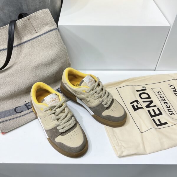 FD Match Low-Top Beige Suede/Leather - Sneakers