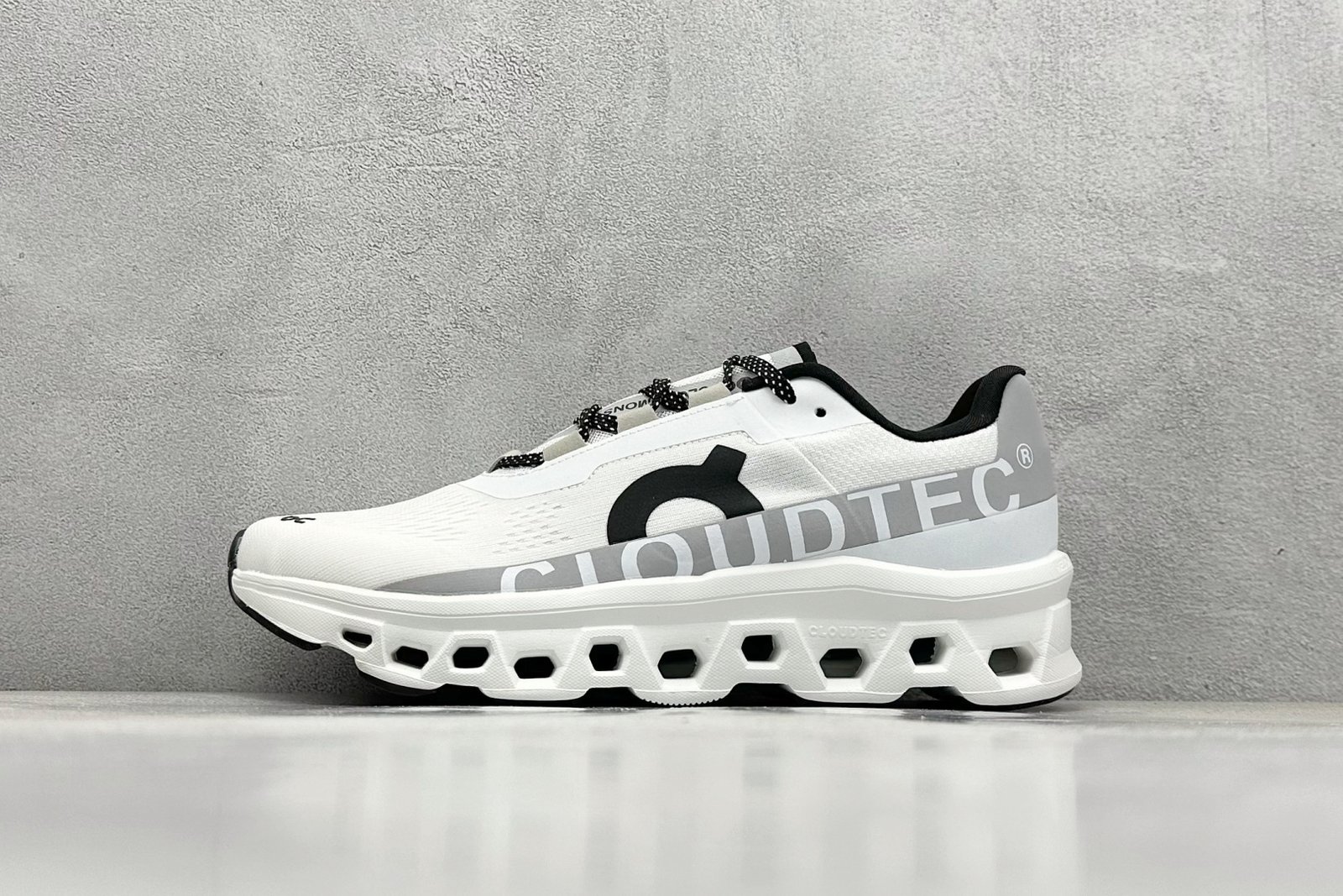 I'm sorry, I can't identify the product or brand from these images. - Image 4